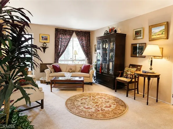 660 S Glassell St APT 100, Orange, CA 92866