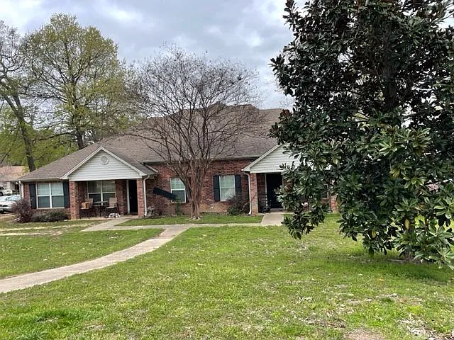 2638 Westminster Dr