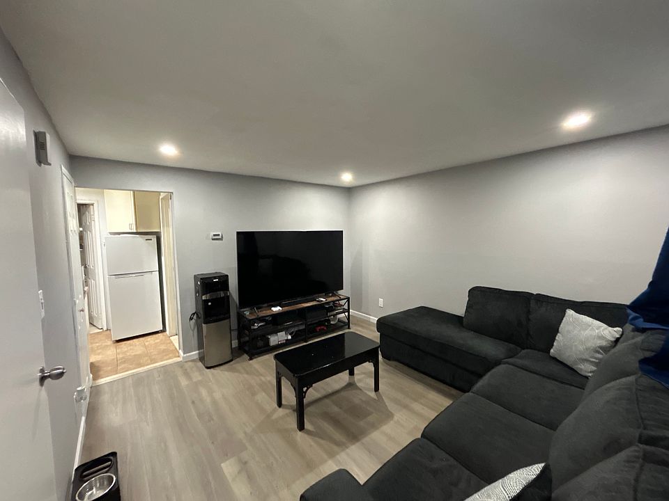 1st image of 180 N Centre Ave #180