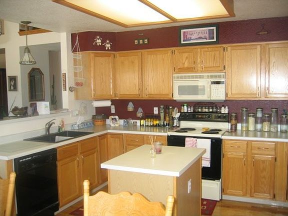 Spacious Kitchen