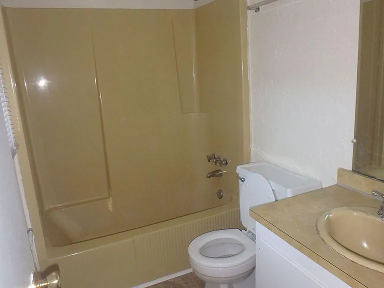 1000 W Wright Rd — Photo 11