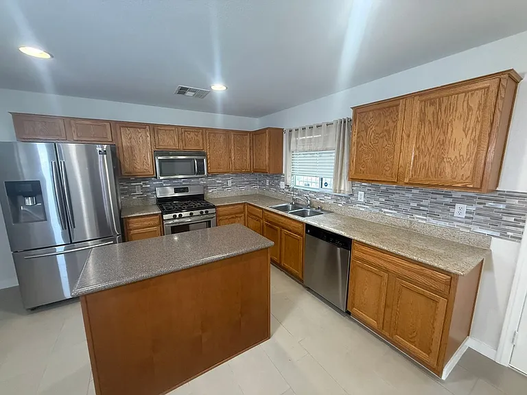 5241 Starter Ave — Photo 5