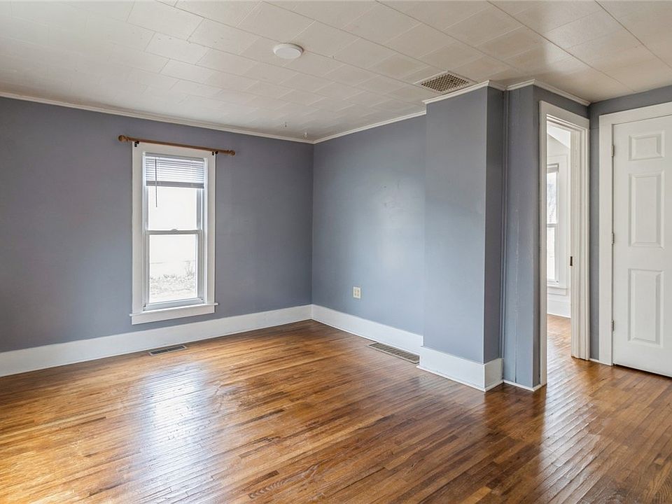 106 W Grant St, Casey, IA 50048 Zillow