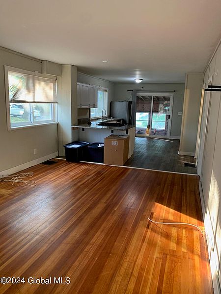 5th image of 2137 William Street