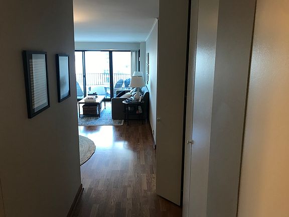 5th image of 2020 N Lincoln Park W APT 29J