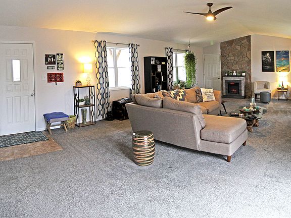 4th image of 5059 Greenwood Dr
