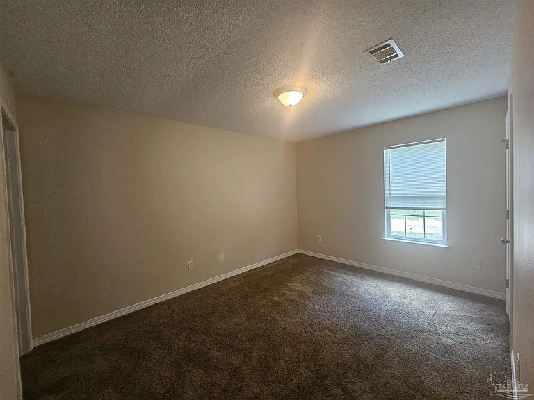 2040 E Roberts Rd — Photo 7