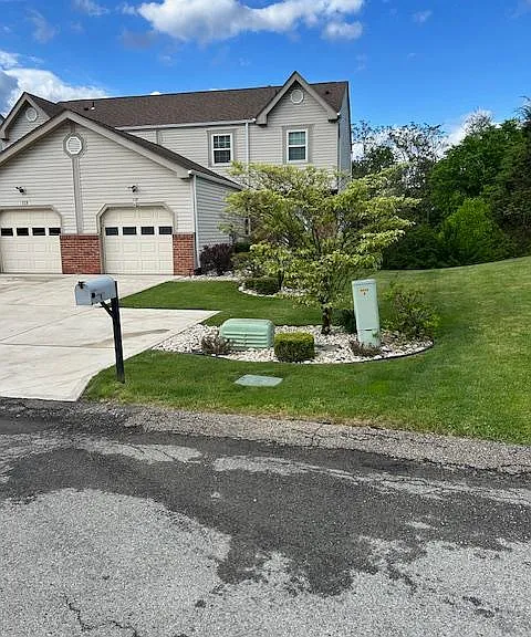 115 Villa Dr — Photo 2
