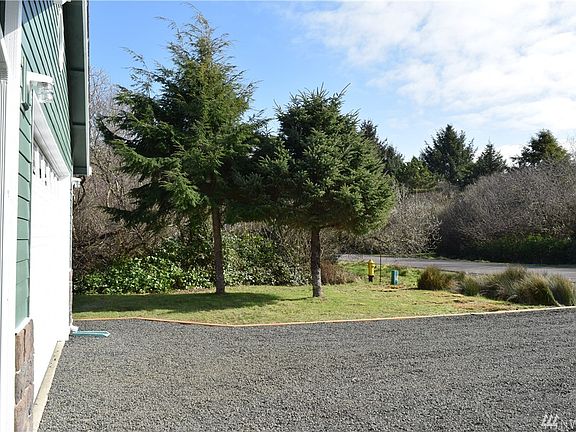 5th image of 168 N Oar Loop NW