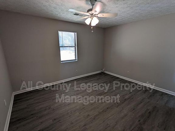 5th image of 3165 Sarah Lou Dr