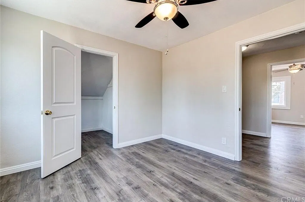 526 W Center St — Photo 4