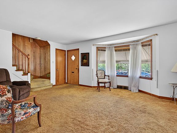 4th image of 9020 W Forestview Dr