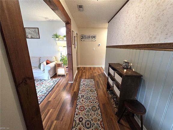 4th image of 4728 Skipjack Ct
