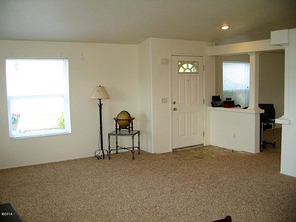 4th image of 638 NE 62nd St #141