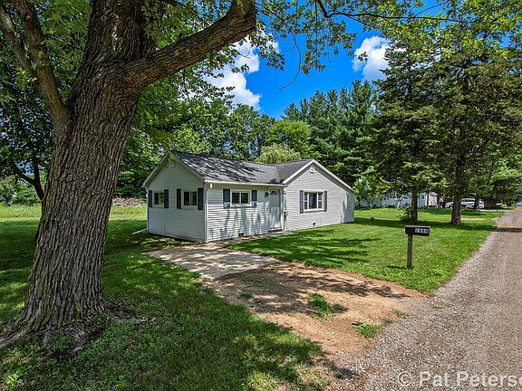 2nd image of 2888 Morton Ave