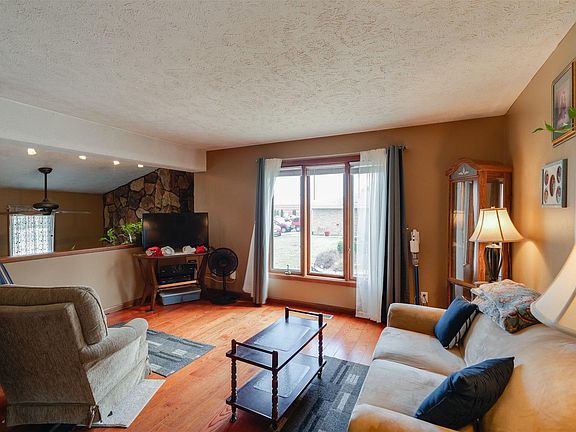 4th image of 3017 Carlene Dr