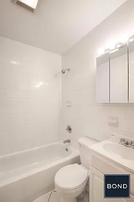 Rented by Bond New York | media 5