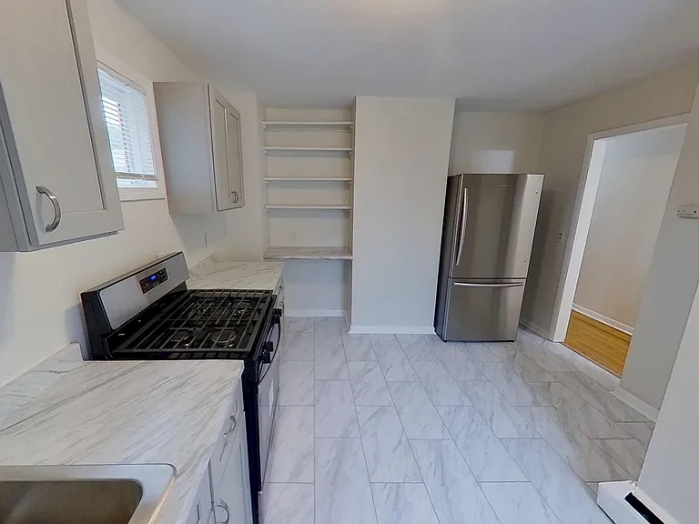 420 Delaware Ave #5 — Photo 2