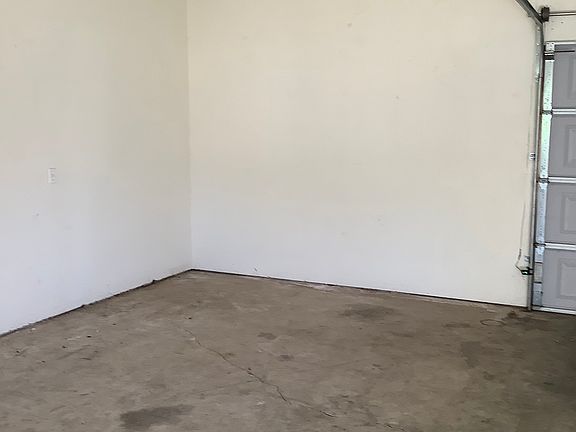 4th image of 143 W 20th St