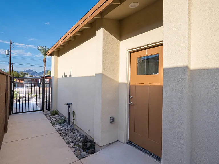 1620 E Hedrick Dr #1 — Photo 25