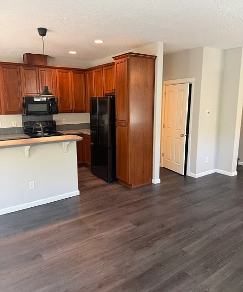 1958 NW Florence Ave #1958 — Photo 3