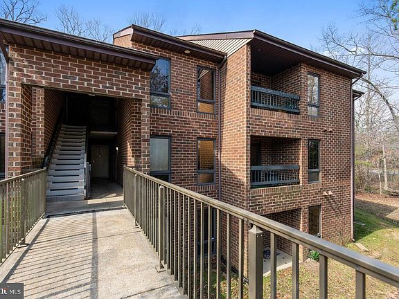 2nd image of 23243 Rosewood Ct #1035