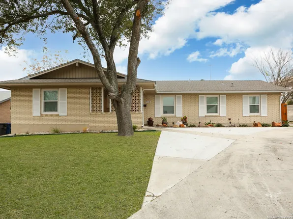 750 WAYSIDE DR, San Antonio, TX 78213