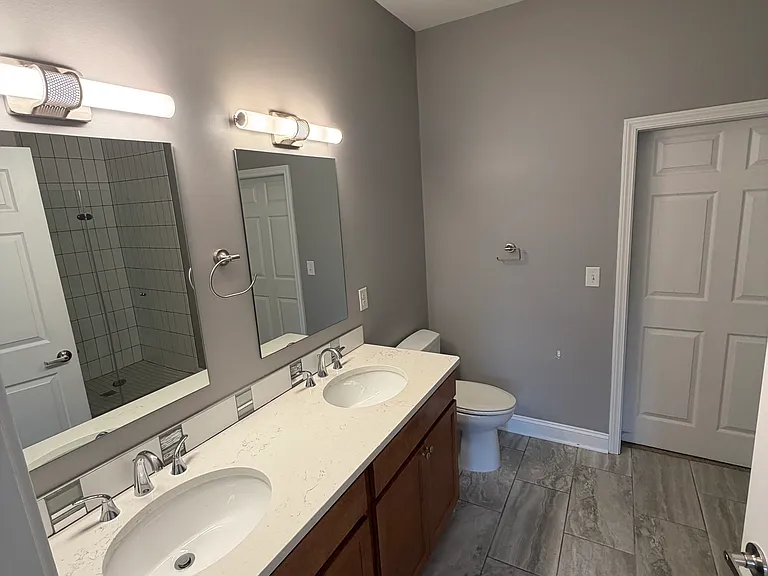 9564 Main St #E — Photo 11