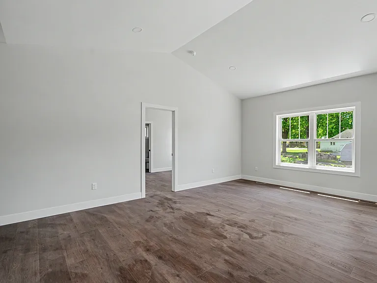 405 E Larmon St — Photo 5