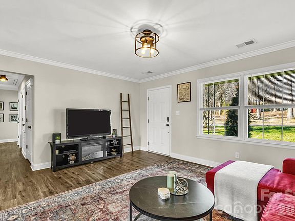 4th image of 10305 Starwood Dr