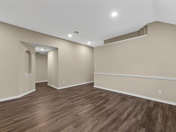 5th image of 107 Millington Trl