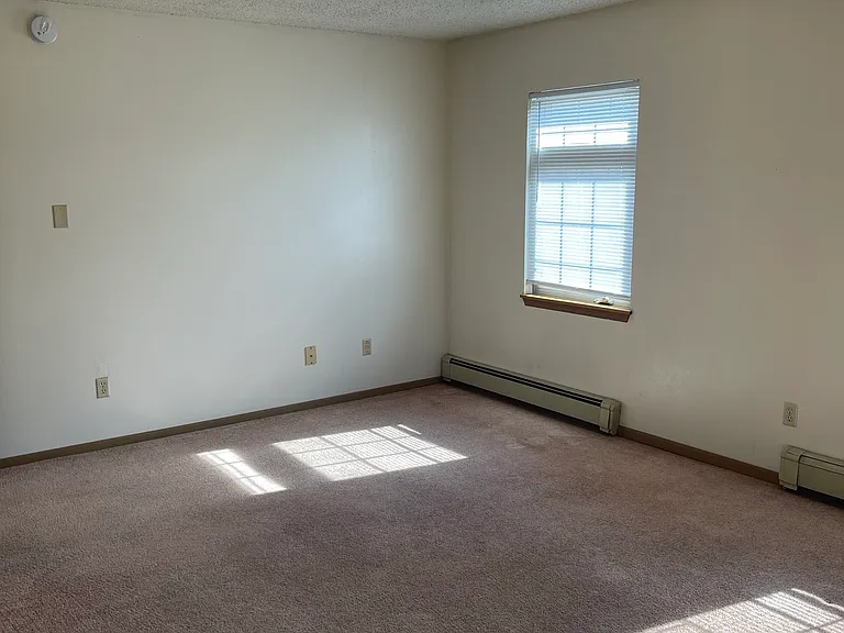 522 E Burlington St #10 — Photo 7
