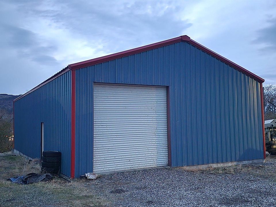 2nd image of 207 E St