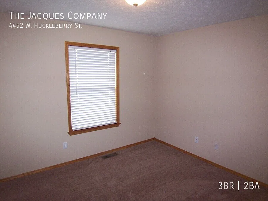 Walk to Elementary and Middle School From This 3 Bedroom, 2 Bath, Split Bedroom — Photo 3