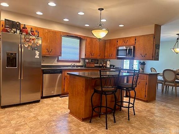 4th image of 608 W Leslie Ave