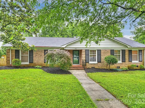 1961 Runnymede Ln, Charlotte, NC 28211