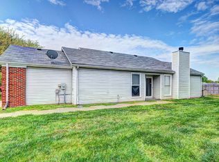 4606 Beechbrook Rd, Louisville, KY 40218