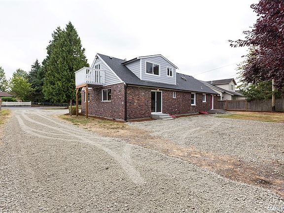 4th image of 11104 Vickery Ave E