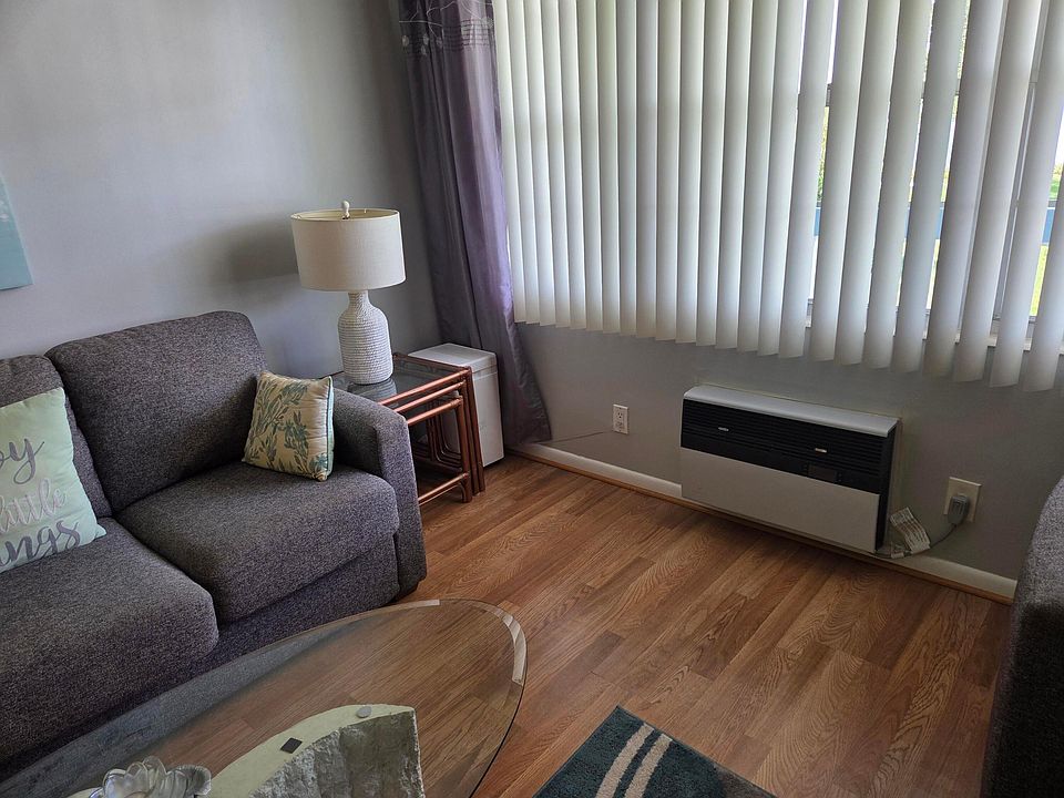1st image of 138 Newport I