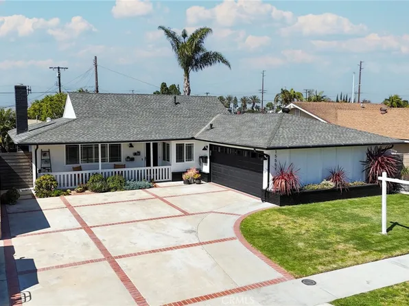15551 Aulnay Ln, Huntington Beach, CA 92647