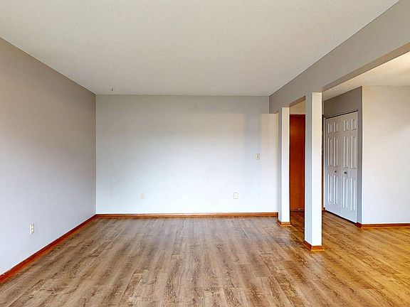 3rd image of 1923 Viking Dr NW APT 11