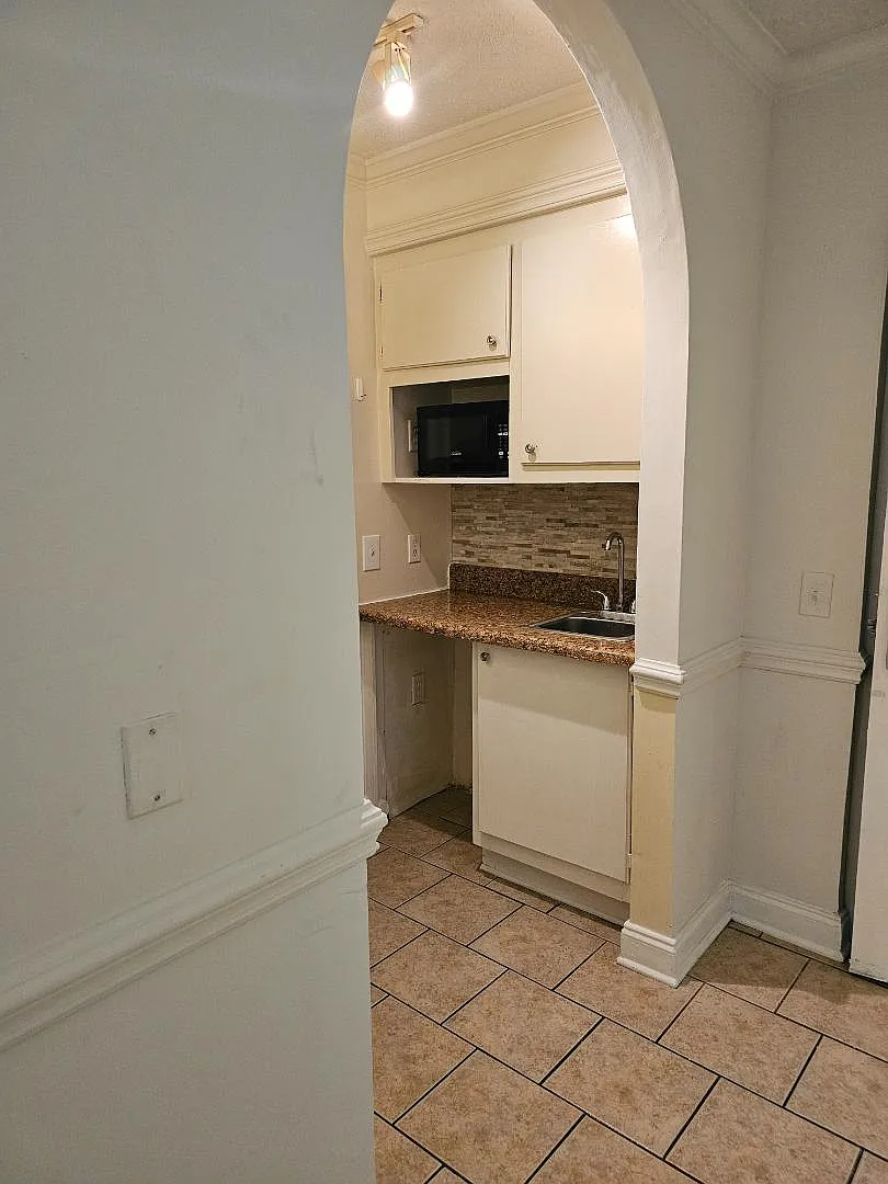 5275 Dingle Pond Rd - 302 — Photo 3