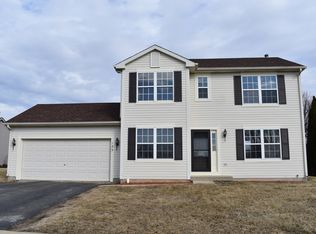 189 W Prairiefield Ave, Cortland, IL 60112