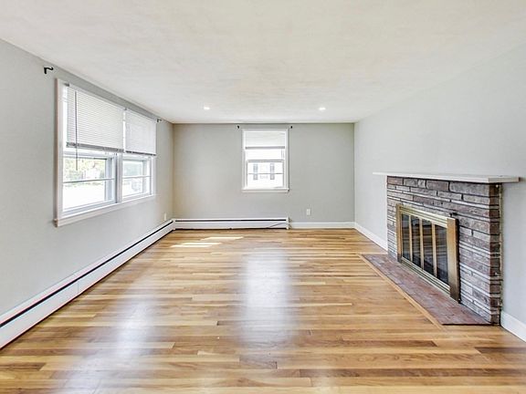 2nd image of 309 Broad St #309