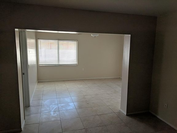 3rd image of 2523 Sunny Breeze Ave APT B