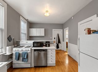 1421 W Fletcher St #2F, Chicago, IL 60657