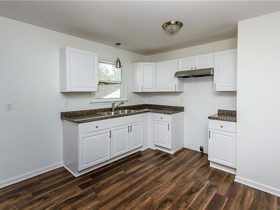 2nd image of 3203 Belmont Ave