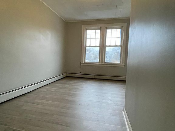 3rd image of 233 Liberty Ave #3R
