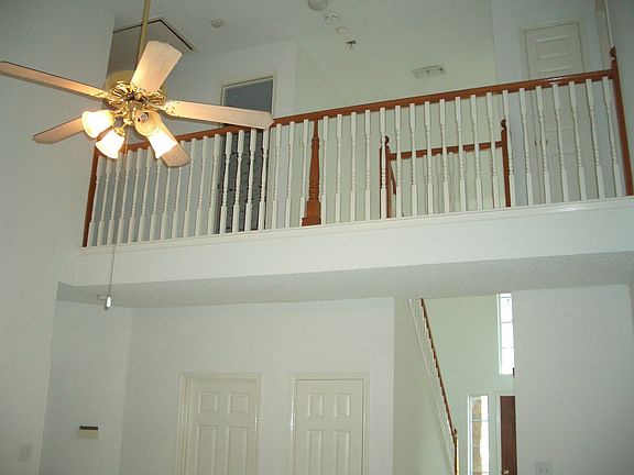 4th image of 7704 Heathrow Dr
