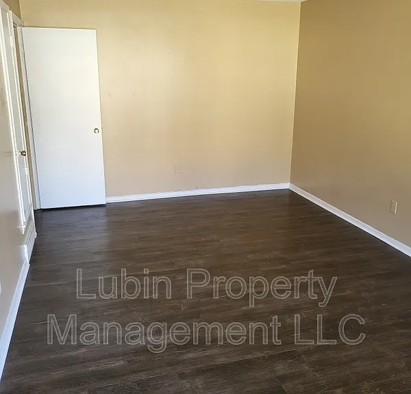 665 Whiterock Ave — Photo 2